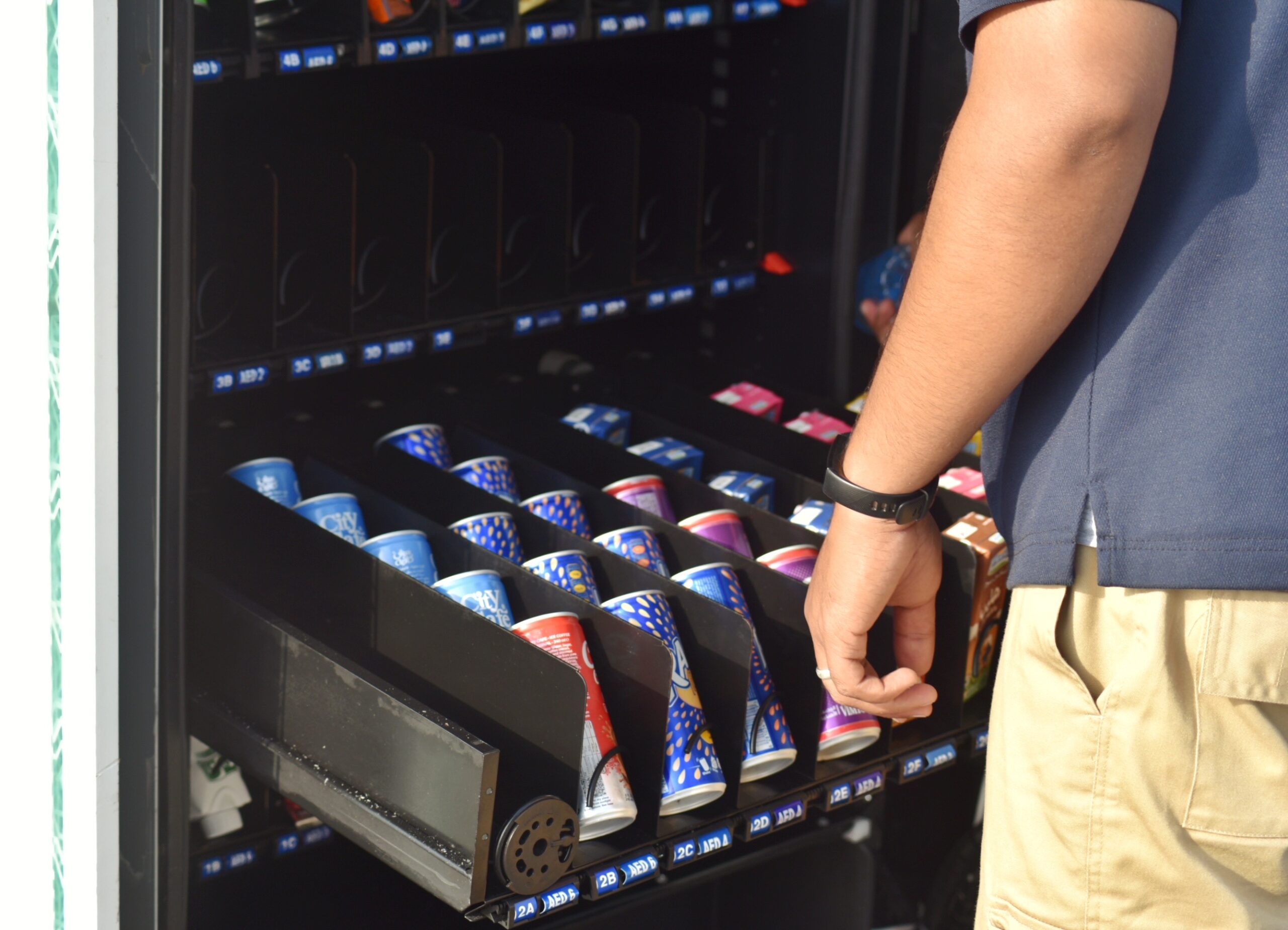 Customizable Vending Machines: How Businesses Tailor Snacks, Payments, and Products